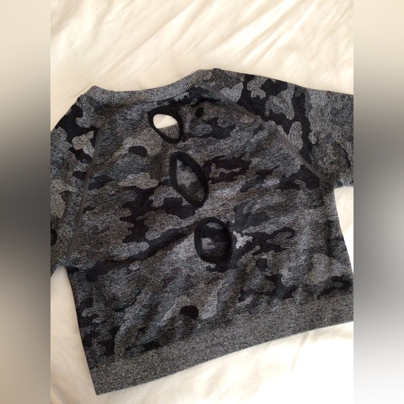 Camo workout set - Picture 3 of 3